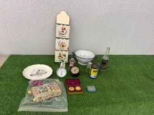 lot 34 image: Mixed Lot Vintage & Collectibles