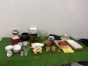 lot 47 image: Everything on Table