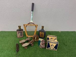 lot 52 image: Mixed Collectibles