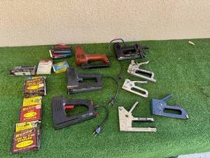 lot 68 image: Staplers & Tackers
