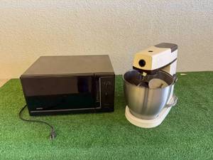 lot 80 image: Microwave & Mixer