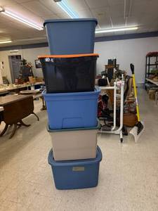 lot 89 image: 5 Totes with Lids