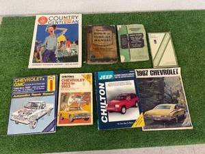 lot 98 image: Auto Repair Manuals