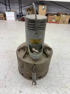 lot 120 image: Vintage Atchison Topeka Santa Fe Railway Company Heater