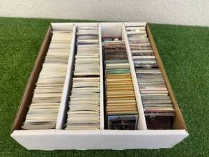 3200 Count Box Sports Cards - Lots of Stars & Rookies, Kobe, Favre, Moss