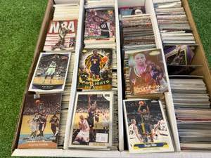 3200 Count Box Sports Cards - Lots of Stars & Rookies, Kobe, Favre, Moss