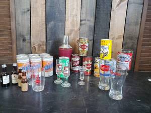 lot 26 image: Vintage Bar Lot  Hamms, Schlitz, Grainbelt And More