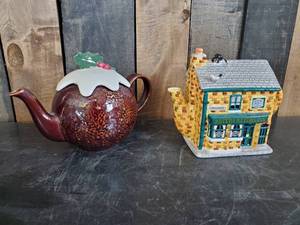 lot 37 image: 2 Vintage Tea Pots The Village Collectables and Made In England