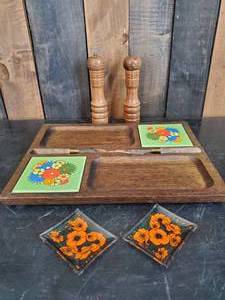lot 57 image: Mid Modern Retro Wooden Cheese Board and Knives, Wooden Salt and Pepper, and Glass Painted Decor