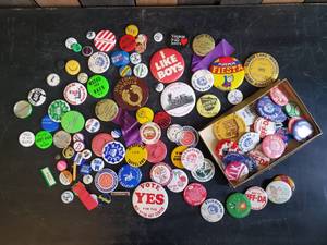 lot 64 image: Lot of Various Vintage Buttons  Pinbacks Mardi Gras, Norwegian Power, Flekkefest and More