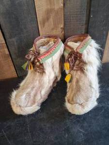 lot 71 image: Norwegian Saami Reindeer Lapland ShoesBoots