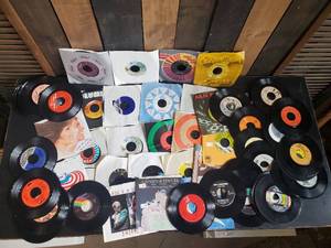 lot 83 image: Large Lot of records size 45 Lots of Good Rock N Roll