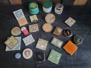 lot 85 image: Vintage Lot of MakeupPowder Cases with unique Designs Bling and More