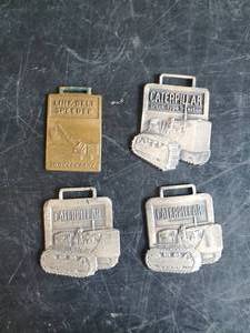 lot 88 image: Super Collectible Vintage Key Fobs, Caterpillar & Link-Belt