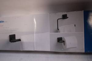 lot 19 image: Franklin Brass Maxted 3-Piece Bath Hardware Set in Matte Black