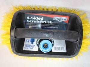 lot 21 image: Unger 4-Sided Scrub Brush with Lock-On Thread System