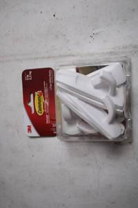 lot 181 image: 3M Command Large Utility Hooks Value Pack - Set of 6