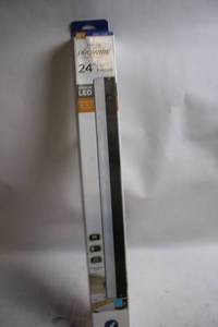 lot 218 image: ProGrade ProWire 24 LED Light Fixture