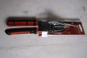 lot 256 image: Crescent Compound Action Snips 10-Inch
