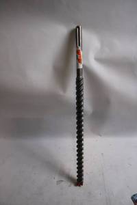 lot 289 image: Long Twist Drill Bit with Red Tip