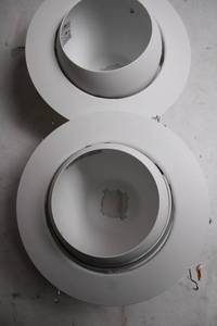 lot 295 image: Set of 2 White Recessed Lighting Housings