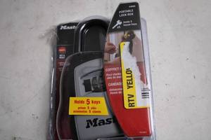 lot 365 image: Master Lock Portable Lock Box with 5 keys
