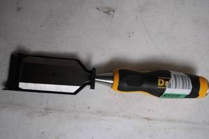 lot 367 image: 1.5-inch Chisel with Comfort Grip