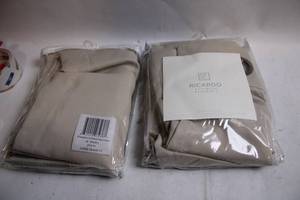 lot 386 image: Set of 2 Ricardo Ultimate Blackout Curtain Panels in Putty