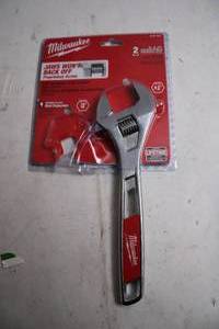lot 388 image: Milwaukee 2-Piece Adjustable Wrench Set 6 & 10