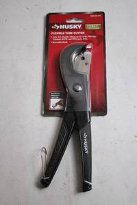 lot 433 image: Husky Flexible Tube Cutter, Model 1009 093 915
