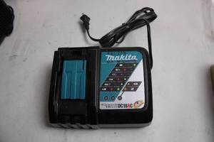 lot 447 image: Makita DC18RC Li-ion Battery Charger