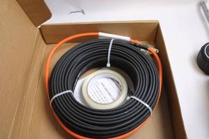lot 473 image: Vevor Pipe Heating Cable with Built-in Thermostat