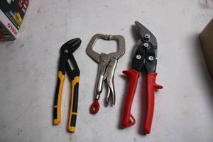 lot 494 image: Set of 3 Assorted Hand Tools Pliers, Locking Clamp, and Snips