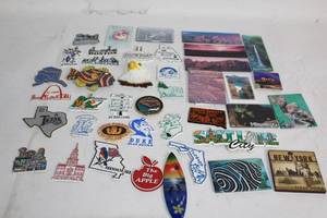lot 27 image: Collection of Assorted Tourist and Wildlife Magnets