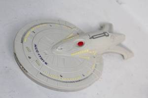 lot 40 image: Vintage Star Trek NCC-1701E Starship Model