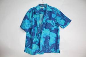 lot 63 image: Canyon River Blues Hawaiian Style Shirt - Size L
