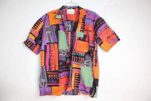 lot 64 image: CC Sport Mens Short Sleeve Shirt with Colorful Geometric Pattern - Size L