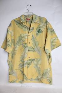 lot 65 image: Play Vegas Mens Large Hawaiian Shirt