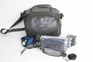 Sony Digital Handycam Hi-8 with Shoulder Bag and Accessories
