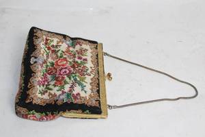 lot 185 image: Vintage Floral Needlepoint Purse with Metal Frame