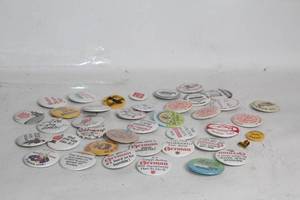 lot 186 image: Collection of Vintage German Language and Steam Show Buttons
