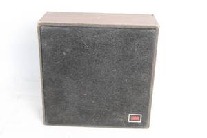 lot 192 image: Vintage 3M Bookshelf Speaker