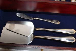 Elegant Silver-Plated Flatware Set with Wooden Chest