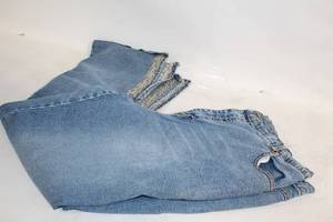 lot 267 image: L.A. Blues Stretch Womens Blue Jeans Size 36 with Embroidered Trim