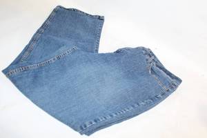 lot 268 image: Womens Plus Size 20W Tall Bootcut Jeans