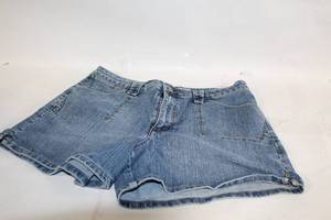 lot 270 image: Ladies Size 16 Faded Glory Stretch Denim Shorts