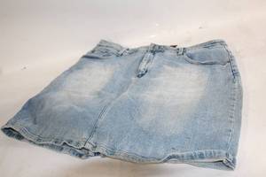 lot 274 image: Womens Denim Skirt Size 20 with Faded Design