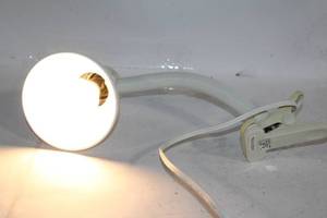 lot 282 image: Flexible Clip-On Work Lamp with LED Bulb