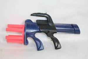 lot 341 image: Toy Foam Dart Blaster with 6-Point Rotation