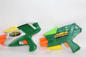 lot 349 image: Pair of Buzz Bee Toys Tek 6 and Rogue Dart Blasters